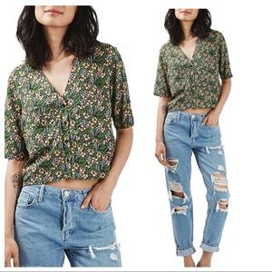 TOPSHOP Holly Ditsy Floral Button Crop Top 4